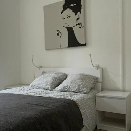Apart Very Chic Chevandier Apartment