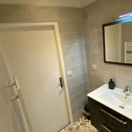 Apart Very Chic Chevandier Apartment