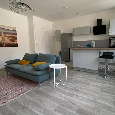 Apartment Apart Very Chic Chevandier